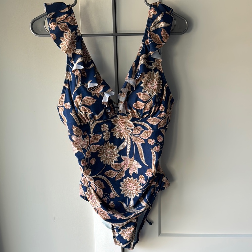 Cupshe Floral Women’s One-piece V-neckline and Ruched Detailing Size Medium - Picture 1 of 9